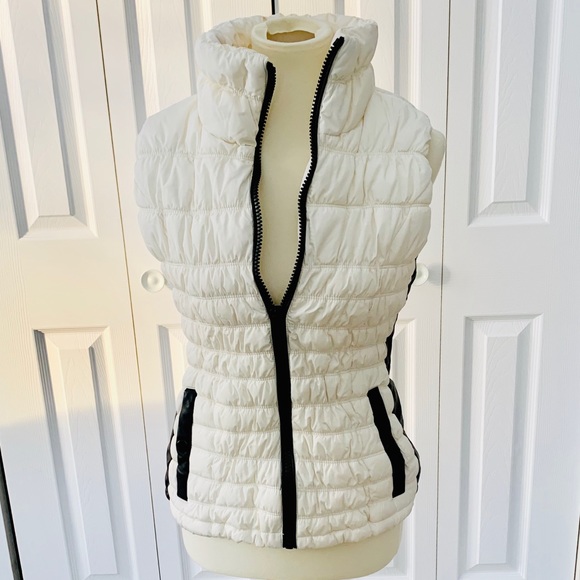 Andrew Marc Jackets & Blazers - Andrew Marc White Puffer Vest black trim S